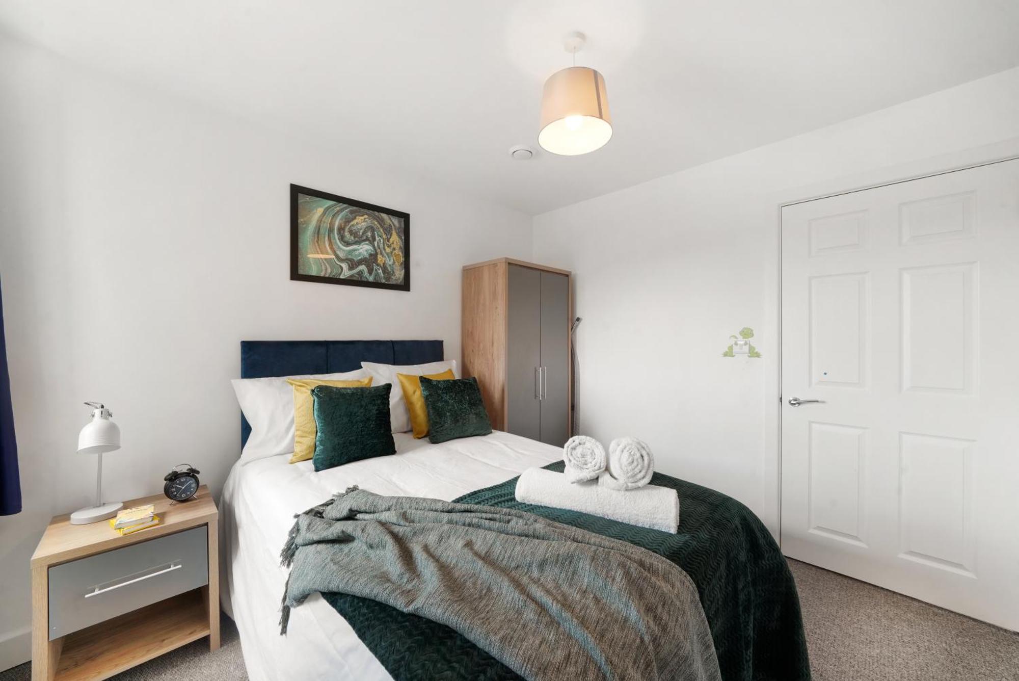 One And Two Bed Apartments Slough Near Heathrow Colnbrook Exterior photo