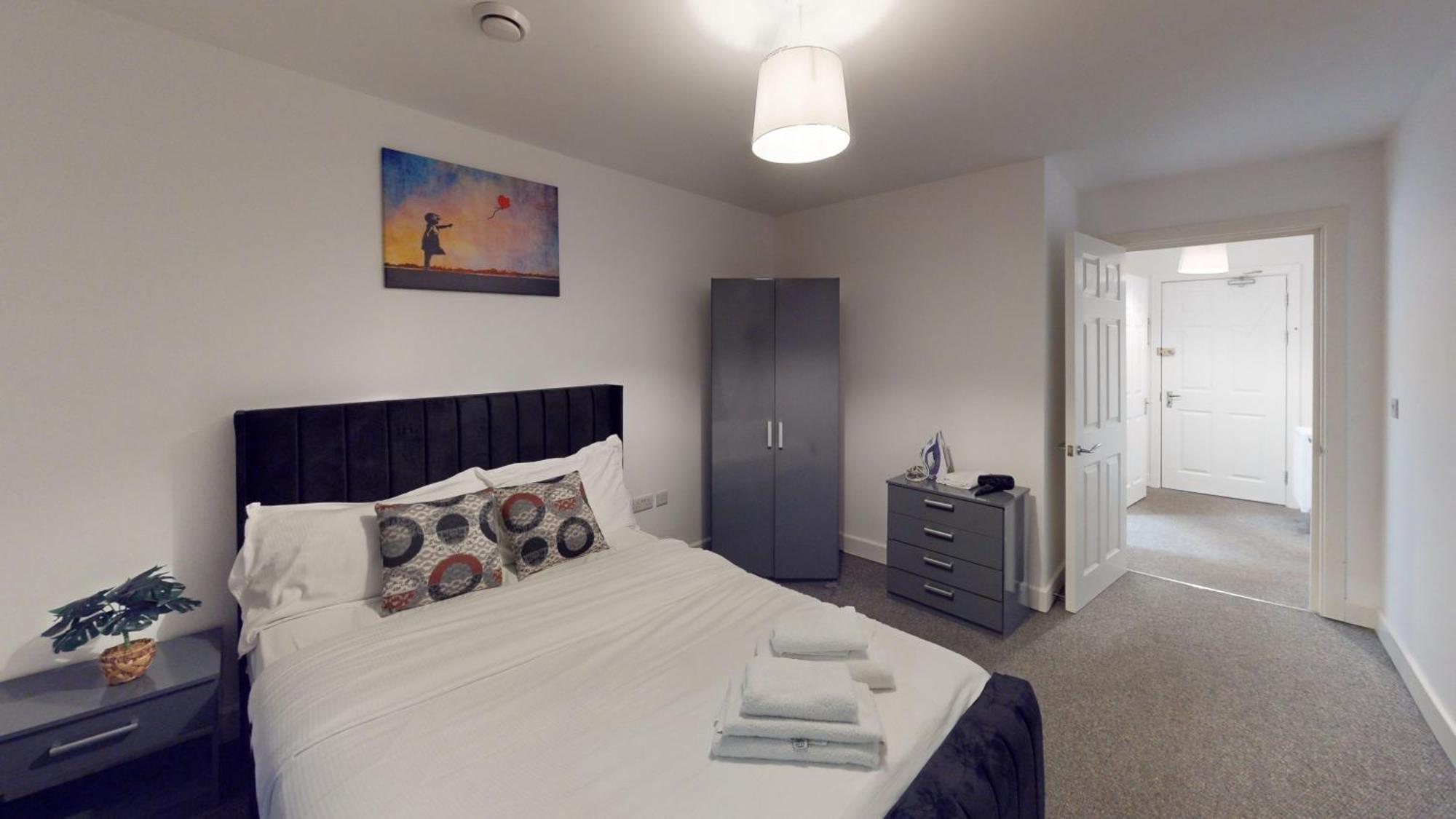 One And Two Bed Apartments Slough Near Heathrow Colnbrook Exterior photo